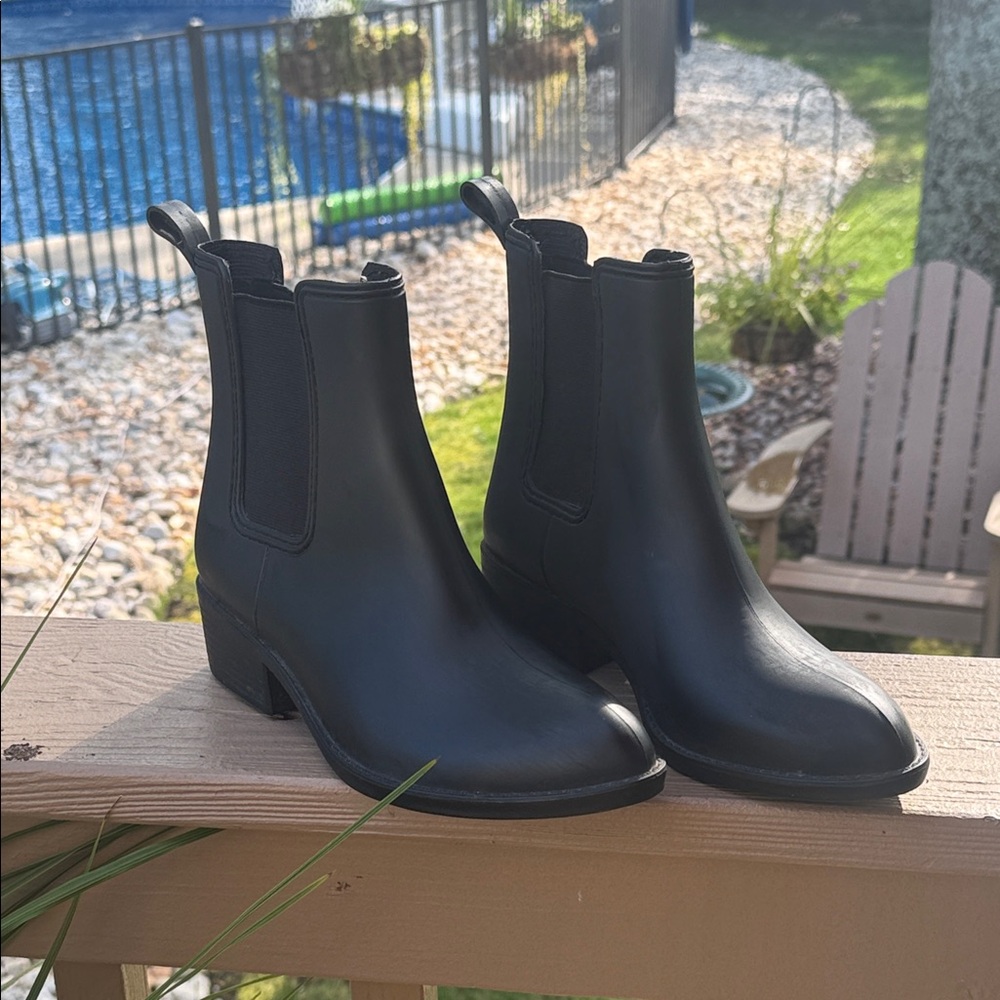 Jeffrey Campbell Black Matte Chelsea Booties
